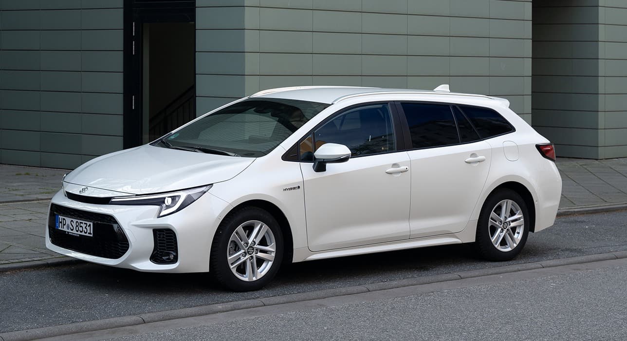 Abbildung zeigt einen Suzuki Swace