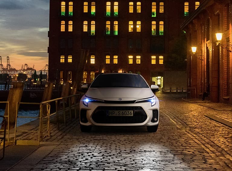 Abbildung zeigt Scheinwerfer des Suzuki Swace