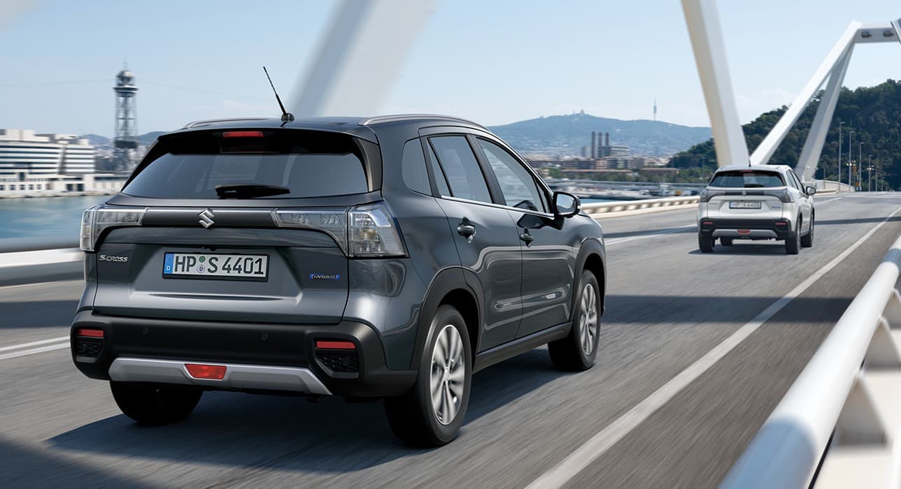 Abbildung zeigt S-Cross auf einer Brücke