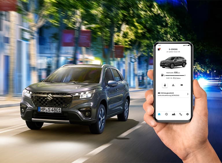 Abbildung zeigt Smartphone mit Suzuki Connetct App neben einem S-Cross