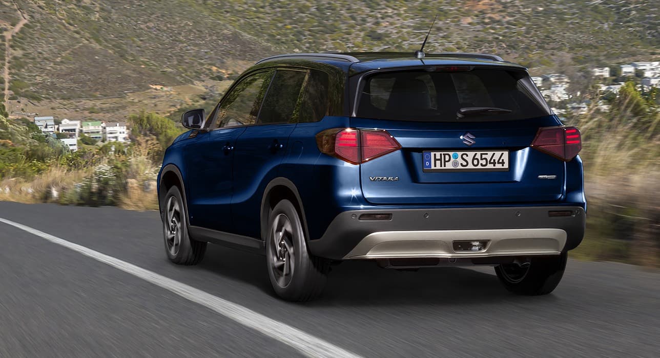 Abbildung zeigt blauen Vitara von hinten
